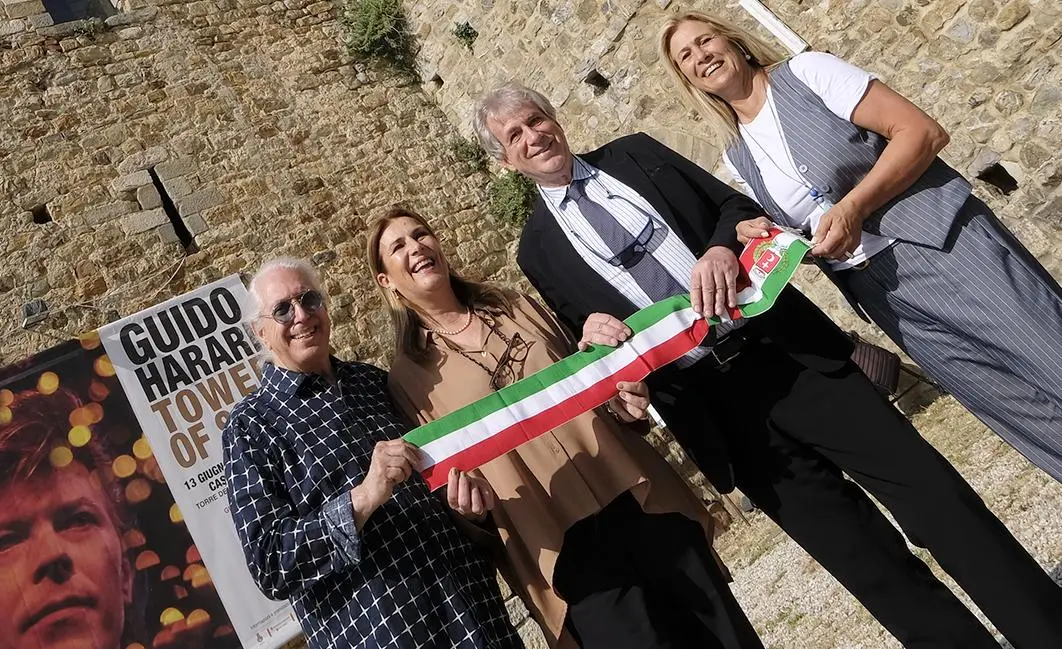 La Torre a ritmo di rock. Guido Hahari ospite della mostra fotografica al castello dei Vescovi