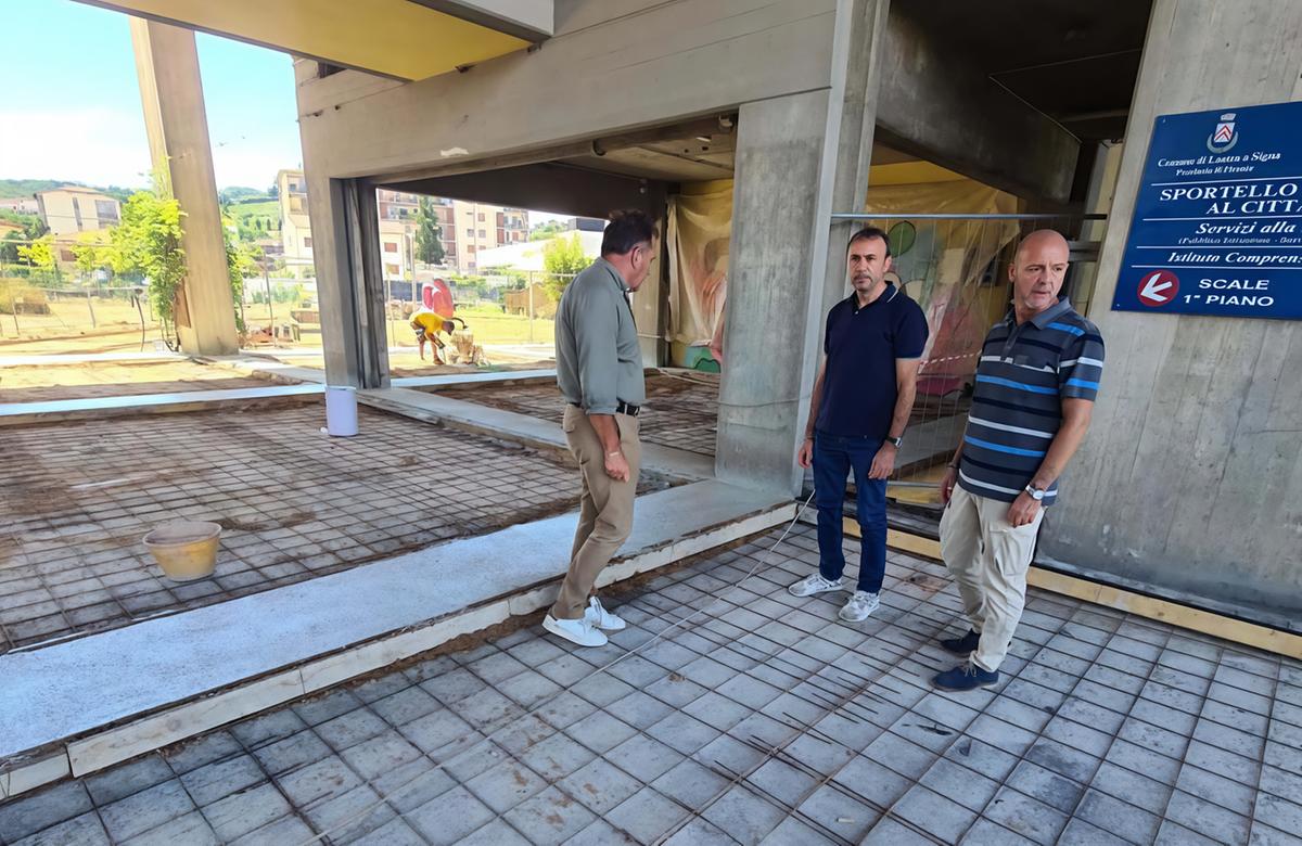Centro sociale per anziani, lavori al fotofinish. Dopo il pavimento, tocca all’impianto elettrico Centro sociale per anziani, lavori al fotofinish. Dopo il pavimento, tocca all’impianto elettrico