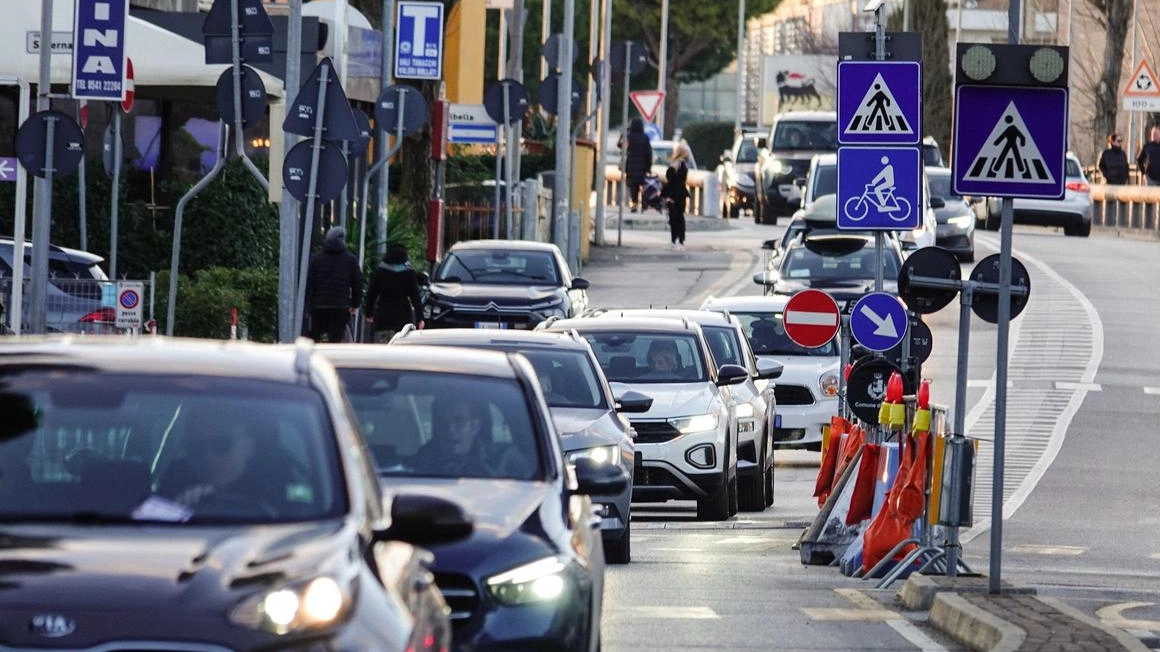 Un momento di traffico intenso (foto d’archivio) Un momento di traffico intenso (foto d’archivio)