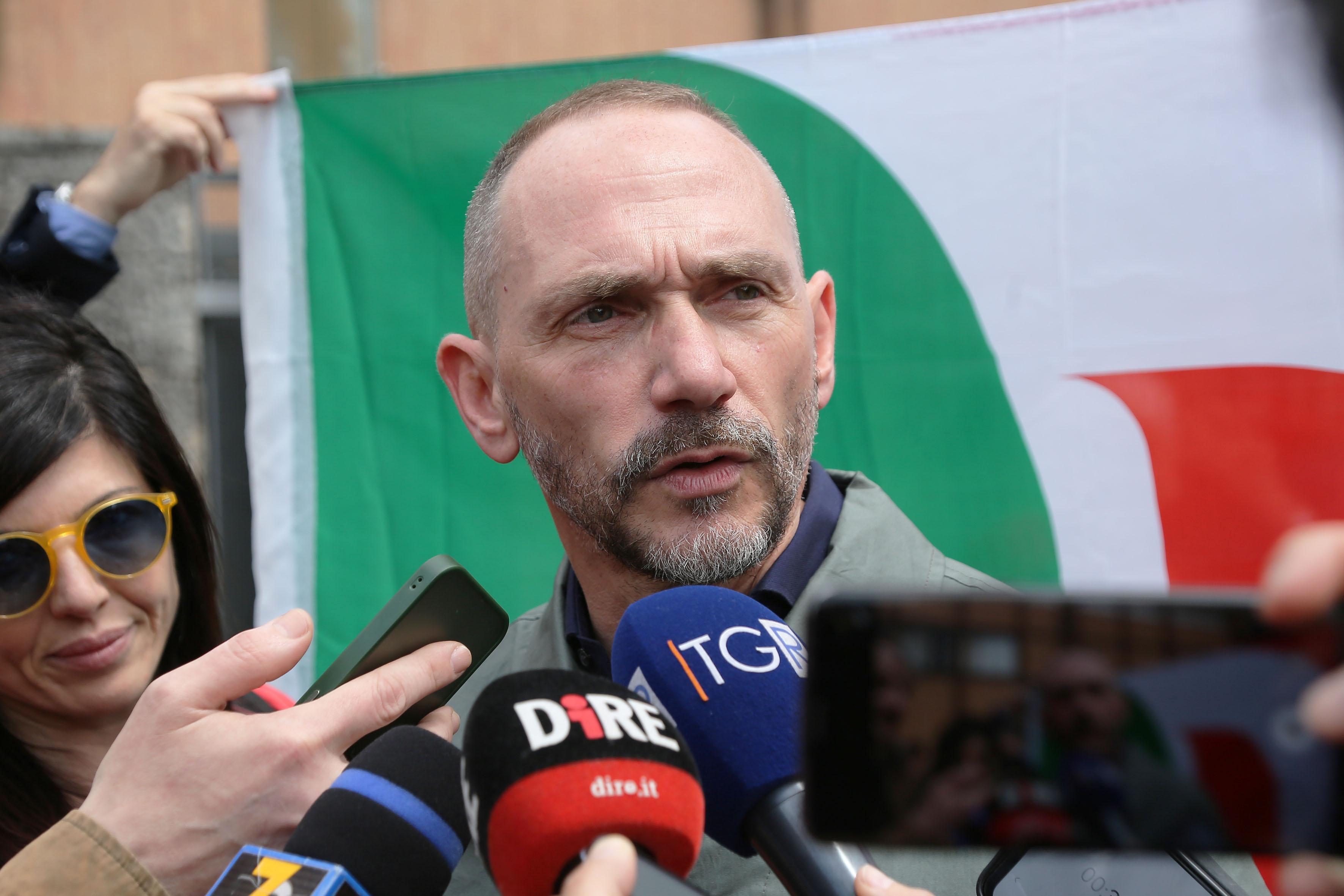 L’inchiesta che scuote la Toscana, le reazioni nel Pd: choc per il duro colpo dietro la solidarietà alla sindaca di Prato L’inchiesta che scuote la Toscana, le reazioni nel Pd: choc per il duro colpo dietro la solidarietà alla sindaca di Prato