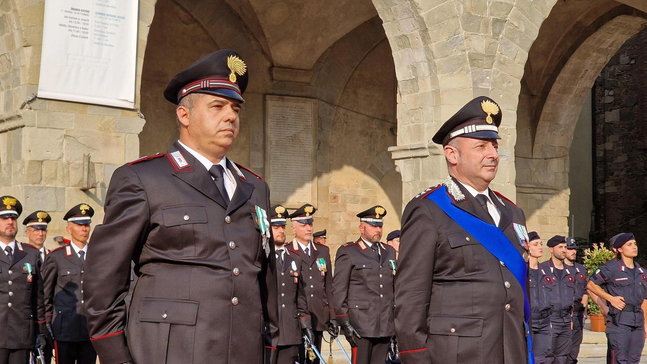 Il colonnello De Rosa ha sottolineato il forte legame con il territorio. Commosso ricordo dell’appuntato Facchini. Plauso a chi si è distinto. Il colonnello De Rosa ha sottolineato il forte legame con il territorio. Commosso ricordo dell’appuntato Facchini. Plauso a chi si è distinto.