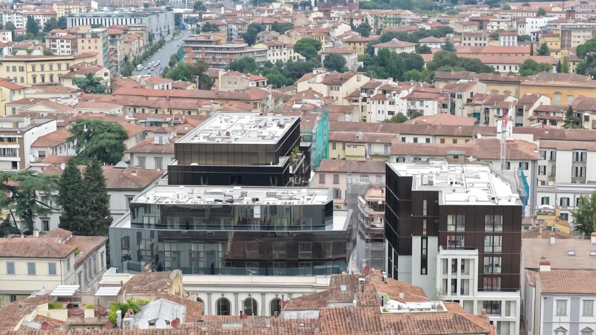 Dall’alto il restyling dell’ex Comunale (. immagini con il drone di Jacopo Bianchi
