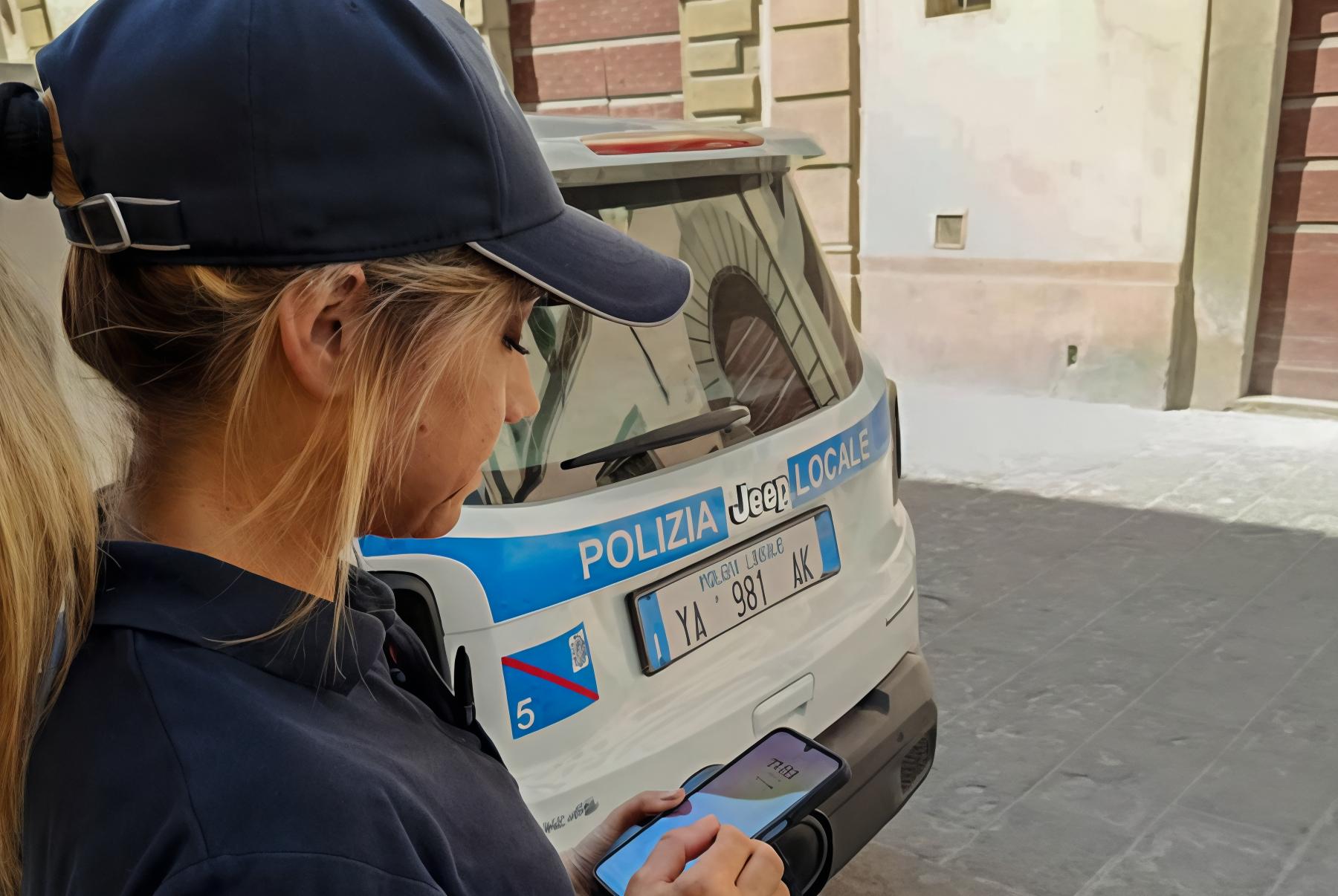 Polizia locale, nuovi mezzi. Gli agenti ora dispongono di palmari all’avanguardia