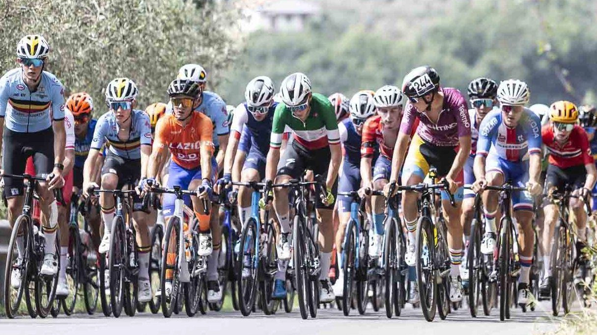 Dopo la prima giornata sono rimasti in gruppo 144 ciclisti Dopo la prima giornata sono rimasti in gruppo 144 ciclisti