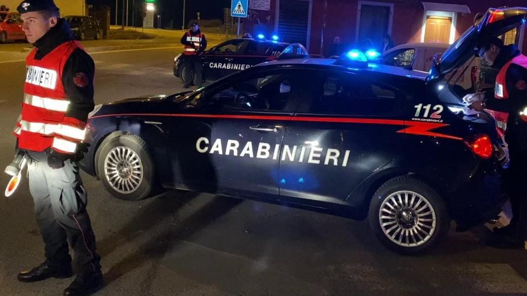 Ruba due monitor ad una società finanziaria, arrestato dai carabinieri