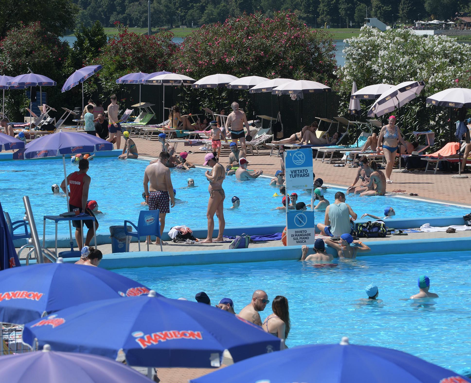 è arrivata la stagione delle piscine da cortona a castiglion fiorentino tutte le aperture dell estate