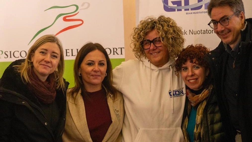 Un atto di intesa per promuovere il benessere e la crescita psicologica di atleti, allenatori e società sportive, attraverso iniziative... Un atto di intesa per promuovere il benessere e la crescita psicologica di atleti, allenatori e società sportive, attraverso iniziative...