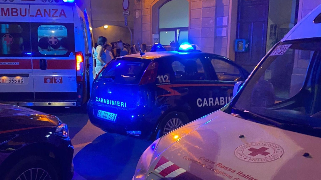 Rissa tra ragazzini a Castiglione della Pescaia: due quattordicenni accoltellati durante una lite notturna tra gruppi di giovani provenienti da Grosseto e Firenze. Indagini in corso. Rissa tra ragazzini a Castiglione della Pescaia: due quattordicenni accoltellati durante una lite notturna tra gruppi di giovani provenienti da Grosseto e Firenze. Indagini in corso.