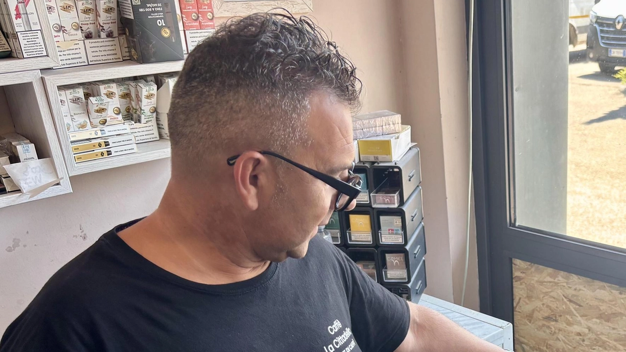 Due furti nel giro di una settimana alla Cittadella Caffè, nella zona industriale della Bianca. E questa volta il... Due furti nel giro di una settimana alla Cittadella Caffè, nella zona industriale della Bianca. E questa volta il...