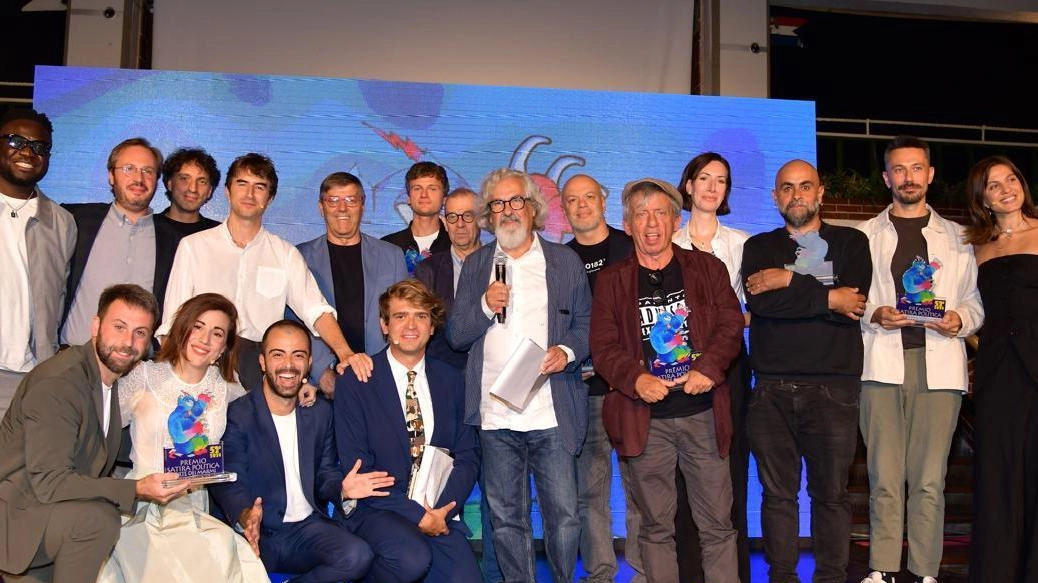 La foto dei riconoscimenti consegnati nell’edizione 2024 del Premio Satira che si è tenuta la scorsa settimana in Capannina La foto dei riconoscimenti consegnati nell’edizione 2024 del Premio Satira che si è tenuta la scorsa settimana in Capannina