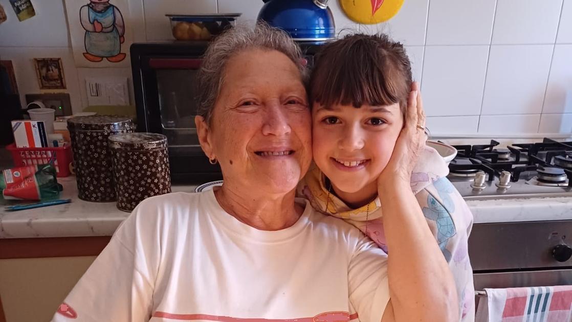 Salvò la nonna dall’emorragia, la piccola Emma ospite di Timperi e Falchi Mercoledì è ai ‘Fatti Vostri’ su Rai 2 Salvò la nonna dall’emorragia, la piccola Emma ospite di Timperi e Falchi Mercoledì è ai ‘Fatti Vostri’ su Rai 2