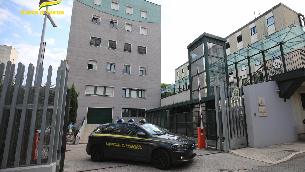 Operazione della guardia di Finanza Operazione della guardia di Finanza