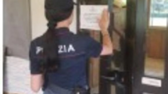 Il provvedimento di chiusura per sette giorni di bar e pizzeria. del centro sportivo a Casale è stato notificato per questioni di sicurezza pubblica Il provvedimento di chiusura per sette giorni di bar e pizzeria. del centro sportivo a Casale è stato notificato per questioni di sicurezza pubblica