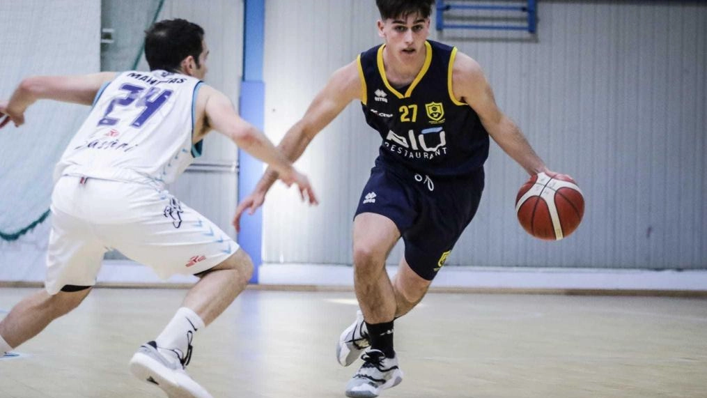 Un doppio colpo messo a segno dal talent scout e preparatore fisico De Santis . Un doppio colpo messo a segno dal talent scout e preparatore fisico De Santis .