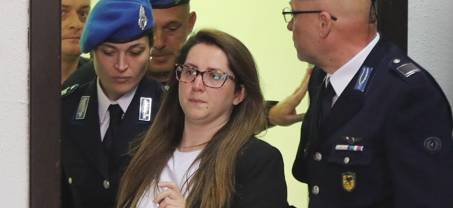 Le motivazioni dell’Appello: "Solo Elona aveva interesse a far sparire i due corpi" Le motivazioni dell’Appello: "Solo Elona aveva interesse a far sparire i due corpi"
