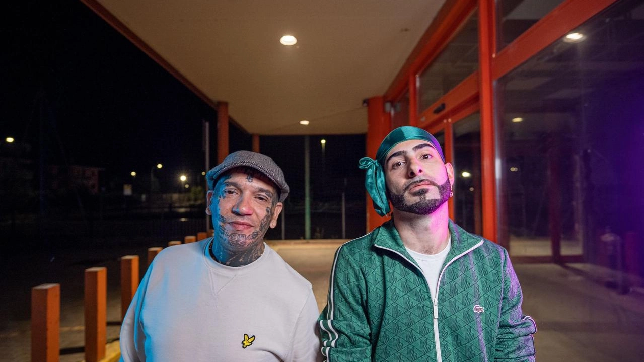 G.Man, al secolo Nicola Togni, insieme al rapper Vacca di cui è da sempre un fan G.Man, al secolo Nicola Togni, insieme al rapper Vacca di cui è da sempre un fan