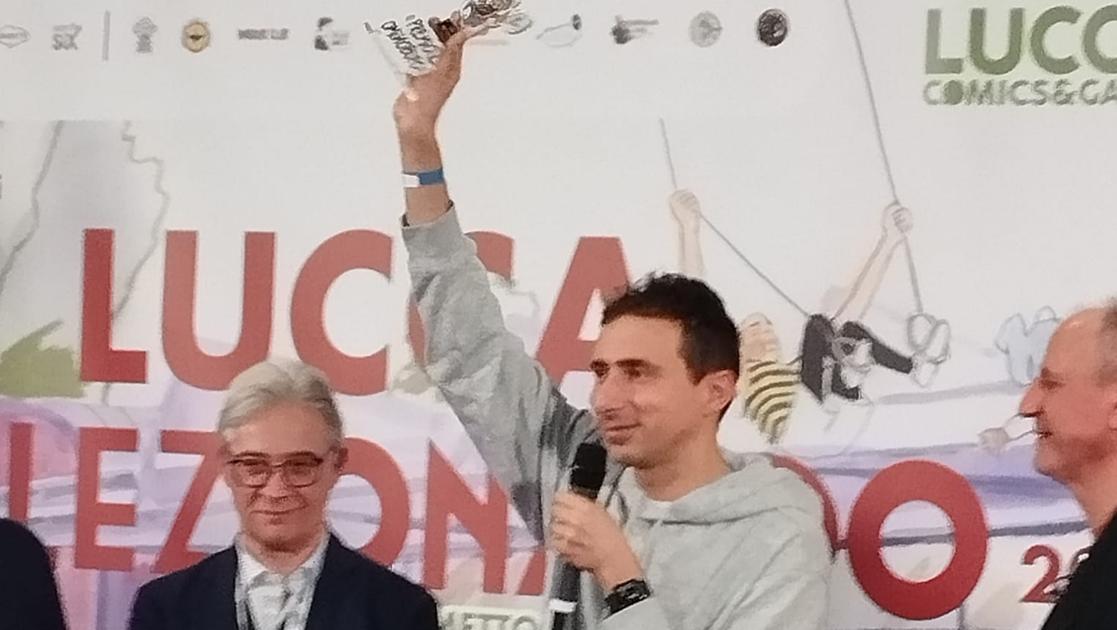 fumetti lucca collezionando incorona pera toons con il premio omino bufo ricordando castelli