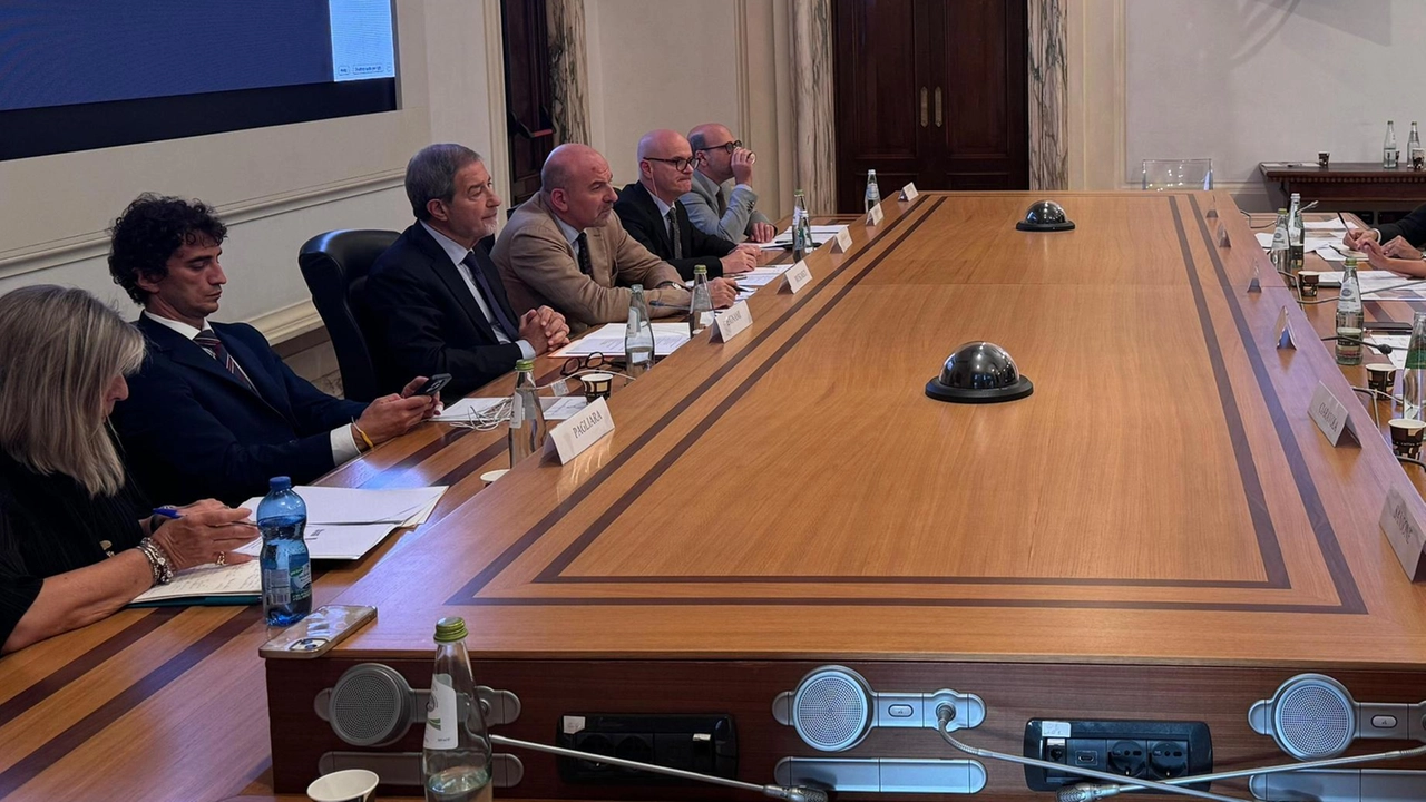 Il vertice tecnico-politico. si è tenuto a Roma, presieduto dal ministro per la Protezione civile Nello Musumeci Il vertice tecnico-politico. si è tenuto a Roma, presieduto dal ministro per la Protezione civile Nello Musumeci