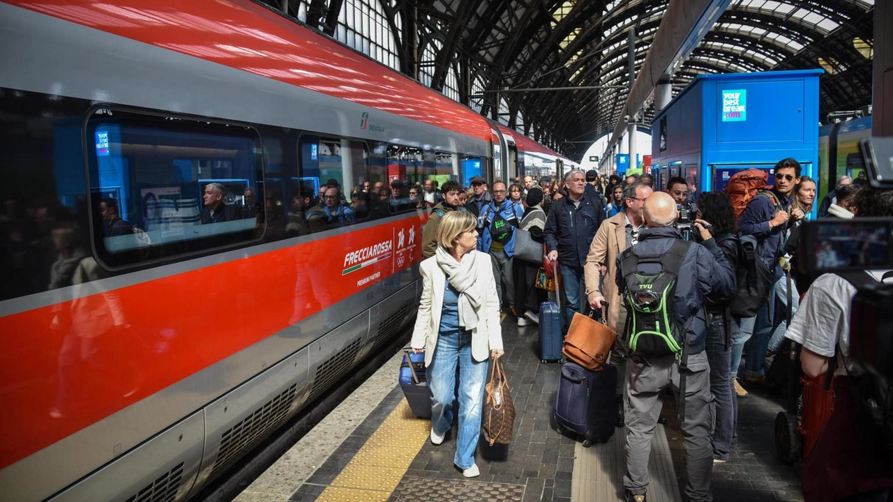 Codacons: 'Bus e aerei diventano più convenienti'