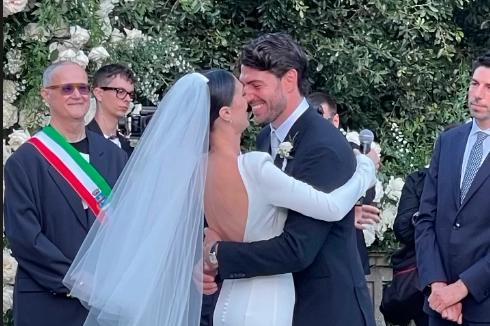 Il momento del sì tra Ignazio Moser e Cecilia Rodriguez ad Artimino, frazione di Carmignano in provincia di Prato (Fonte Instagram Cecilia Rodriguez)