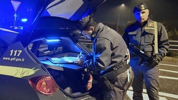 E’ stato eseguito ieri dalla guardia di finanza in Toscana un provvedimento di sequestro conservativo di beni per un... E’ stato eseguito ieri dalla guardia di finanza in Toscana un provvedimento di sequestro conservativo di beni per un...