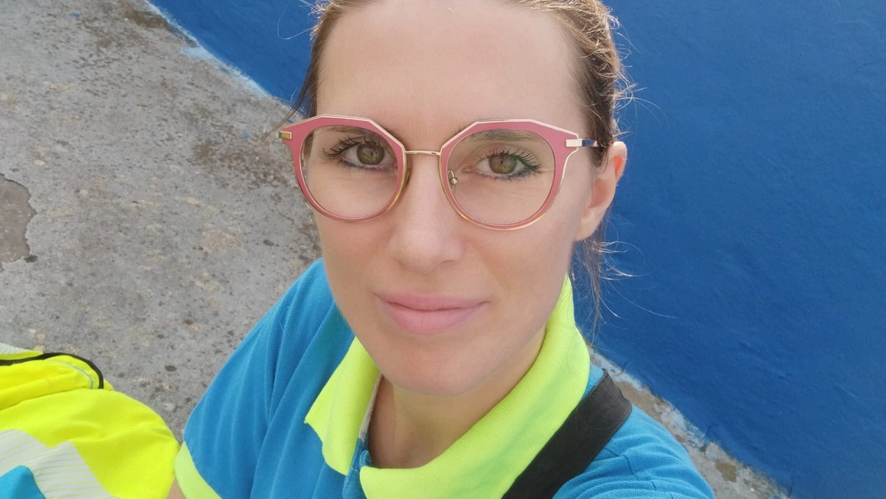 Laura Bensi, 33enne, da quando ha 17 è volontaria della Misericordia (che ringrazia “per la formazione ricevuta”) sui mezzi di soccorso. Lavora nella farmacia comunale dell’aeroporto Galilei di Pisa Laura Bensi, 33enne, da quando ha 17 è volontaria della Misericordia (che ringrazia “per la formazione ricevuta”) sui mezzi di soccorso. Lavora nella farmacia comunale dell’aeroporto Galilei di Pisa
