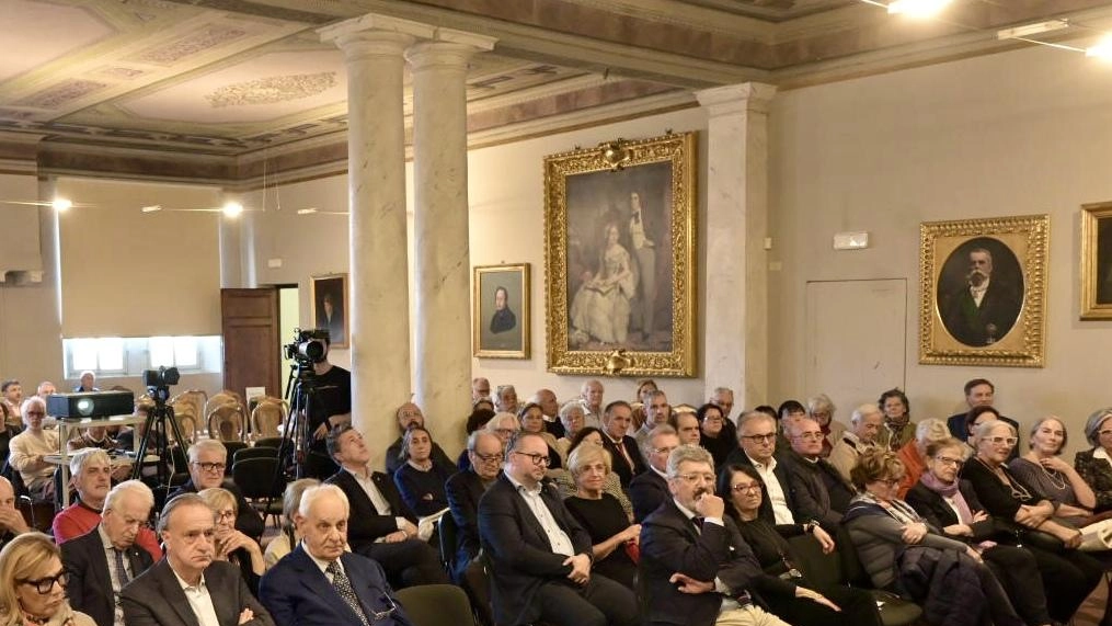 Due momenti dell’evento che si è svolto a Palazzo Pretorio (foto Alcide) Due momenti dell’evento che si è svolto a Palazzo Pretorio (foto Alcide)