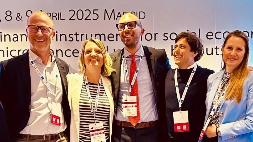 Grande successo dei rappresentanti di Ceramiche Noi a Madrid. Si discuteva del ruolo della microfinanza come leva per lo sviluppo dell’economia sociale