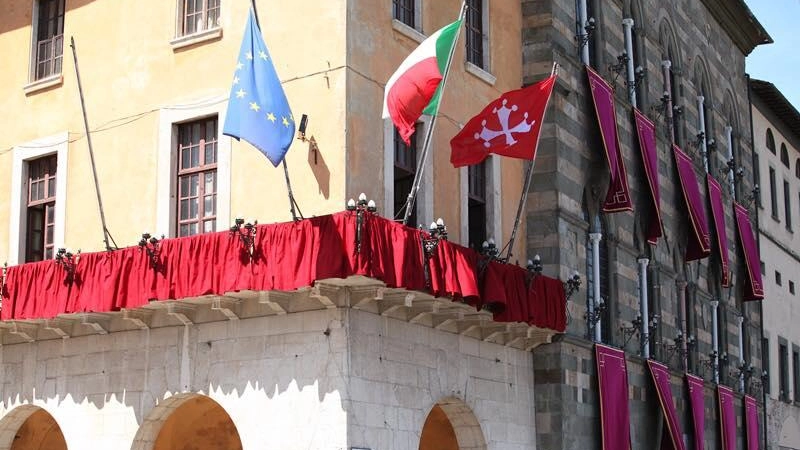 Si annuncia un’edizione emozionante quanto agguerrita e stando ai pronostici anche quest’anno si andrà alla bella. L’ora militare scocca alle 21. Ecco i nomi dei magistrati di Mezzogiorno e Tramontana. Si annuncia un’edizione emozionante quanto agguerrita e stando ai pronostici anche quest’anno si andrà alla bella. L’ora militare scocca alle 21. Ecco i nomi dei magistrati di Mezzogiorno e Tramontana.