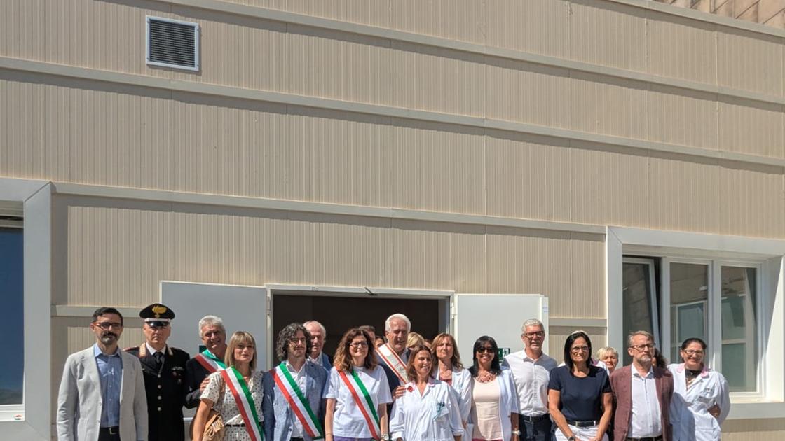 https://www.lanazione.it/image-service/view/acePublic/alias/contentid/OTFjNzUxMTAtM2NmZS00/0/ospedale.jpeg?f=16:9&w=1200&h=630