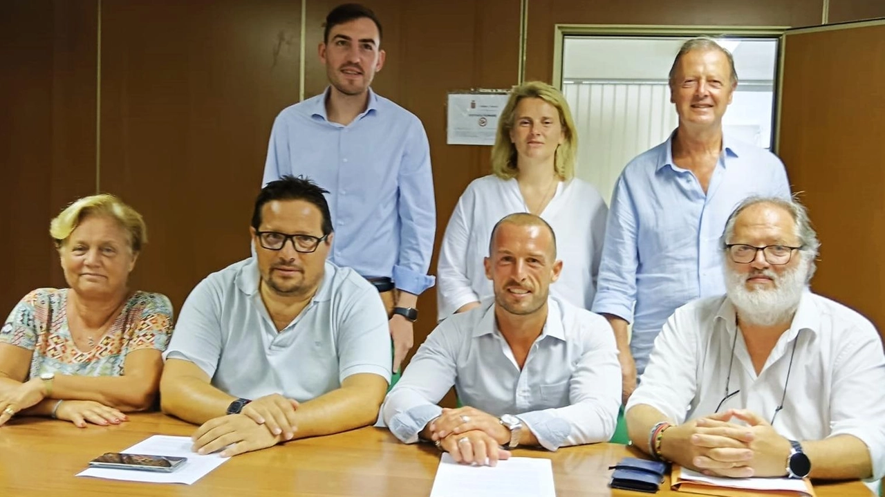 I consiglieri del centrosinistra chiedono un "cambio di rotta" "Niente più serrate. Occorrono servizi per i residenti e i tanti turisti". I consiglieri del centrosinistra chiedono un "cambio di rotta" "Niente più serrate. Occorrono servizi per i residenti e i tanti turisti".