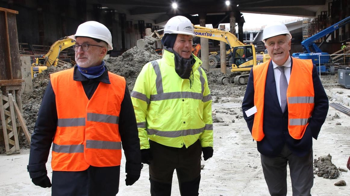 Il sopralluogo del governatore Eugenio Giani ieri mattina sul cantiere dell’Alta velocità a Firenze Il sopralluogo del governatore Eugenio Giani ieri mattina sul cantiere dell’Alta velocità a Firenze