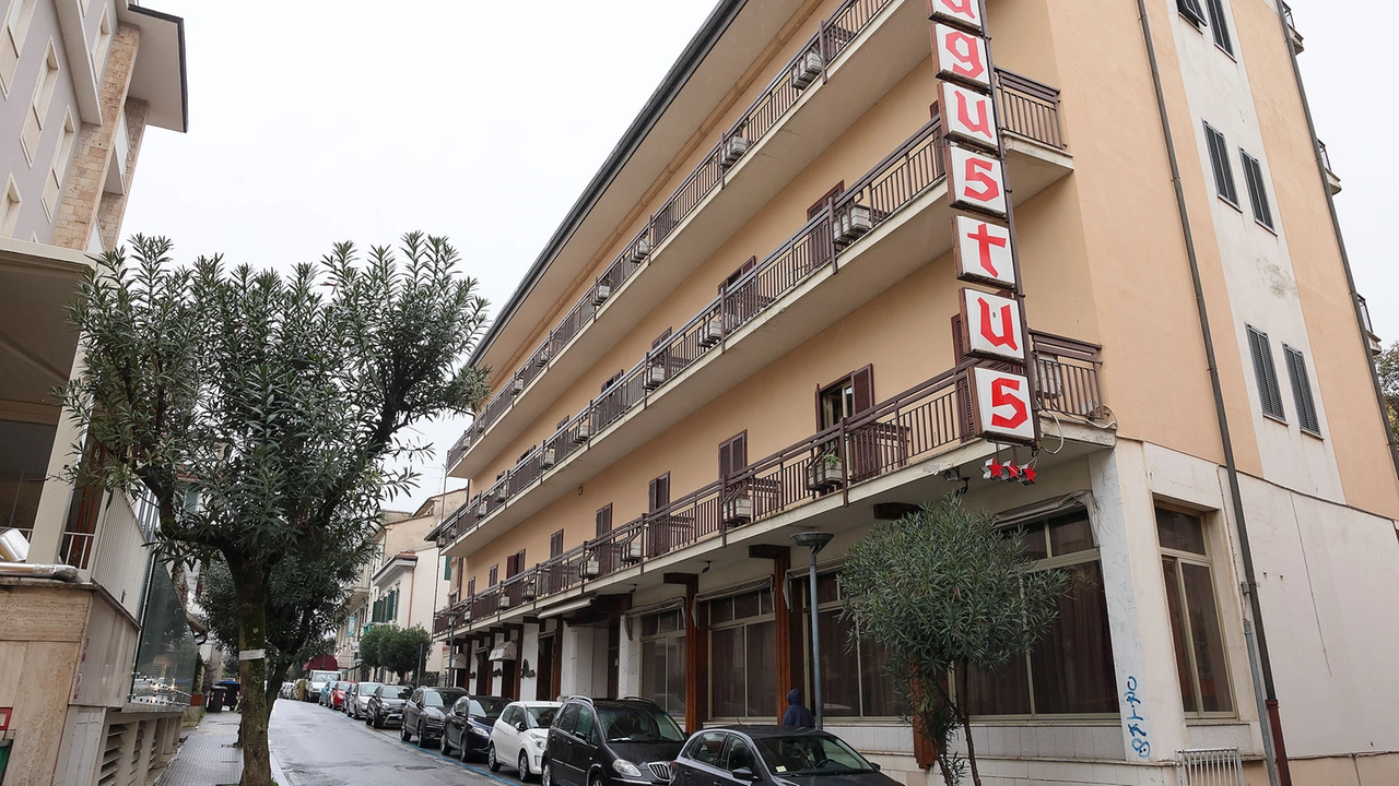 L’ex Hotel Augustus di viale Manzoni a Montecatini L’ex Hotel Augustus di viale Manzoni a Montecatini