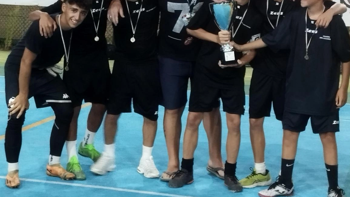 La formazione della Pelletteria Pratese che ha vinto tra i Giovanissimi