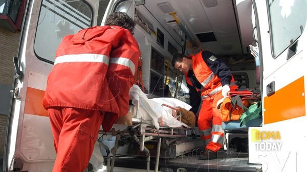 Sul posto sono intervenuti i sanitari del 118 (Foto di repertorio) Sul posto sono intervenuti i sanitari del 118 (Foto di repertorio)