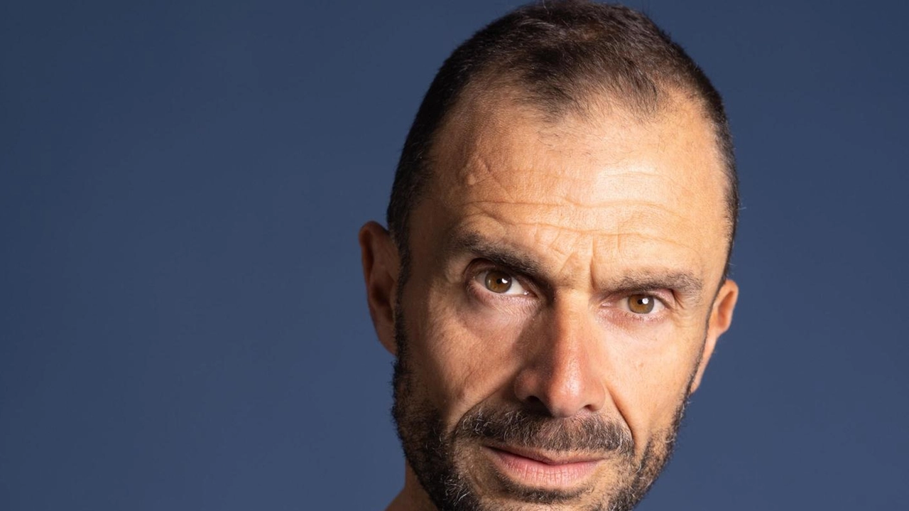 Sabato 5 ore 21 Fabio Genovesi presenta l’ultimo romanzo ’’Mie magnifiche maestre’’