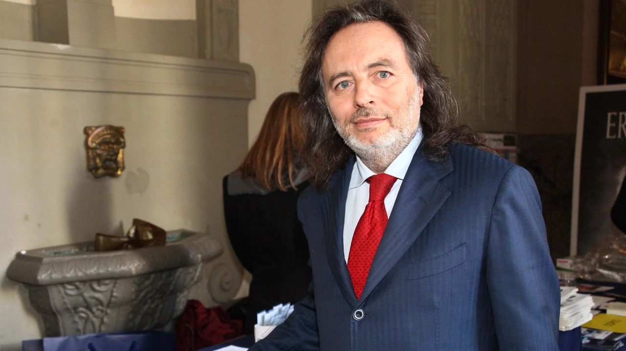 Franco Cracolici, direttore e docente di Medicina tradizionale cinese e agopuntura alla Scuola di agopuntura di Firenze Franco Cracolici, direttore e docente di Medicina tradizionale cinese e agopuntura alla Scuola di agopuntura di Firenze