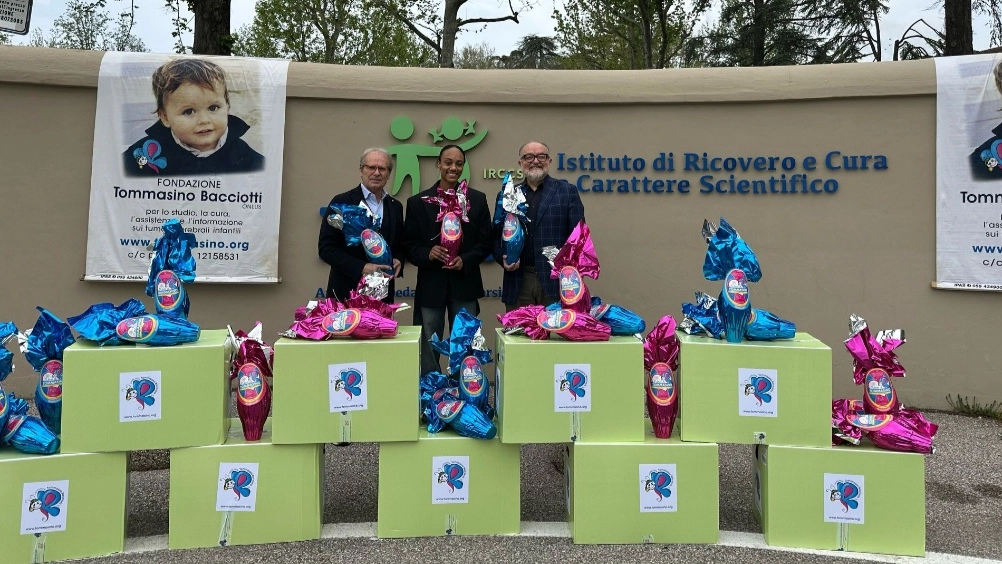 Firenze, Fondazione Bacciotti porta le uova di Pasqua al Meyer