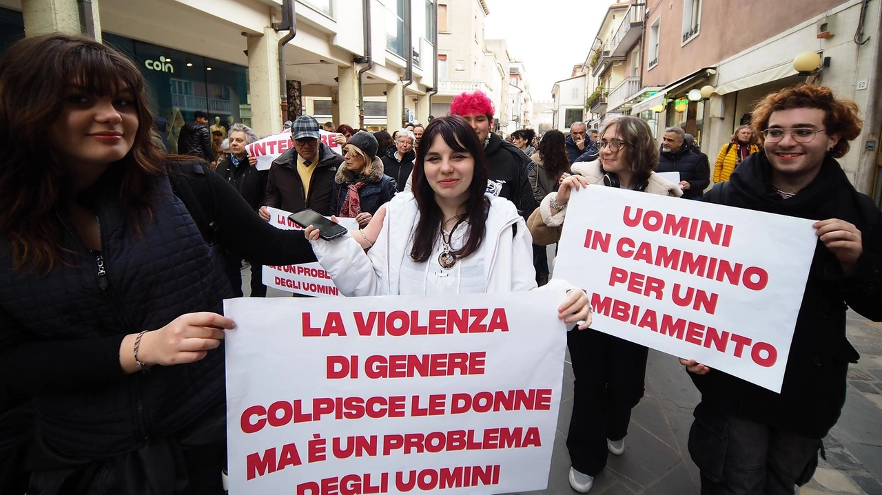 La testimonianza di una vittima accolta dal centro Lilith qualche anno fa. Ora un progetto per riabbracciare la vita in collaborazione con la Uisp. La testimonianza di una vittima accolta dal centro Lilith qualche anno fa. Ora un progetto per riabbracciare la vita in collaborazione con la Uisp.