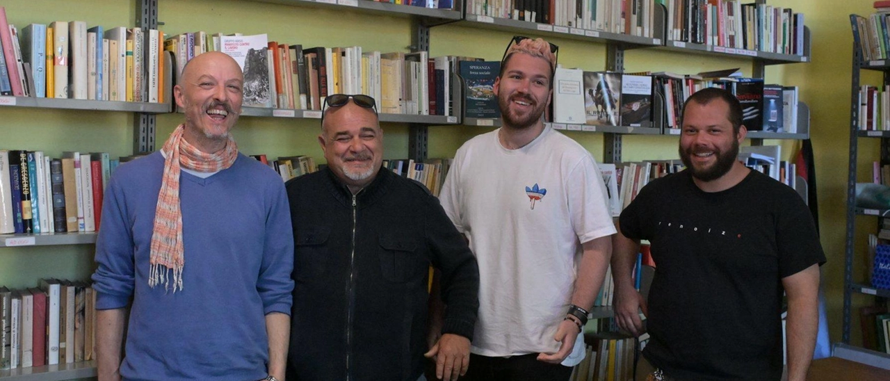 "La biblioteca non può e non deve chiudere"