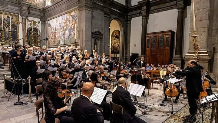 Domani il Coro della Cattedrale si esibirà in un grande concerto all’ospedale lucchese . Domani il Coro della Cattedrale si esibirà in un grande concerto all’ospedale lucchese .