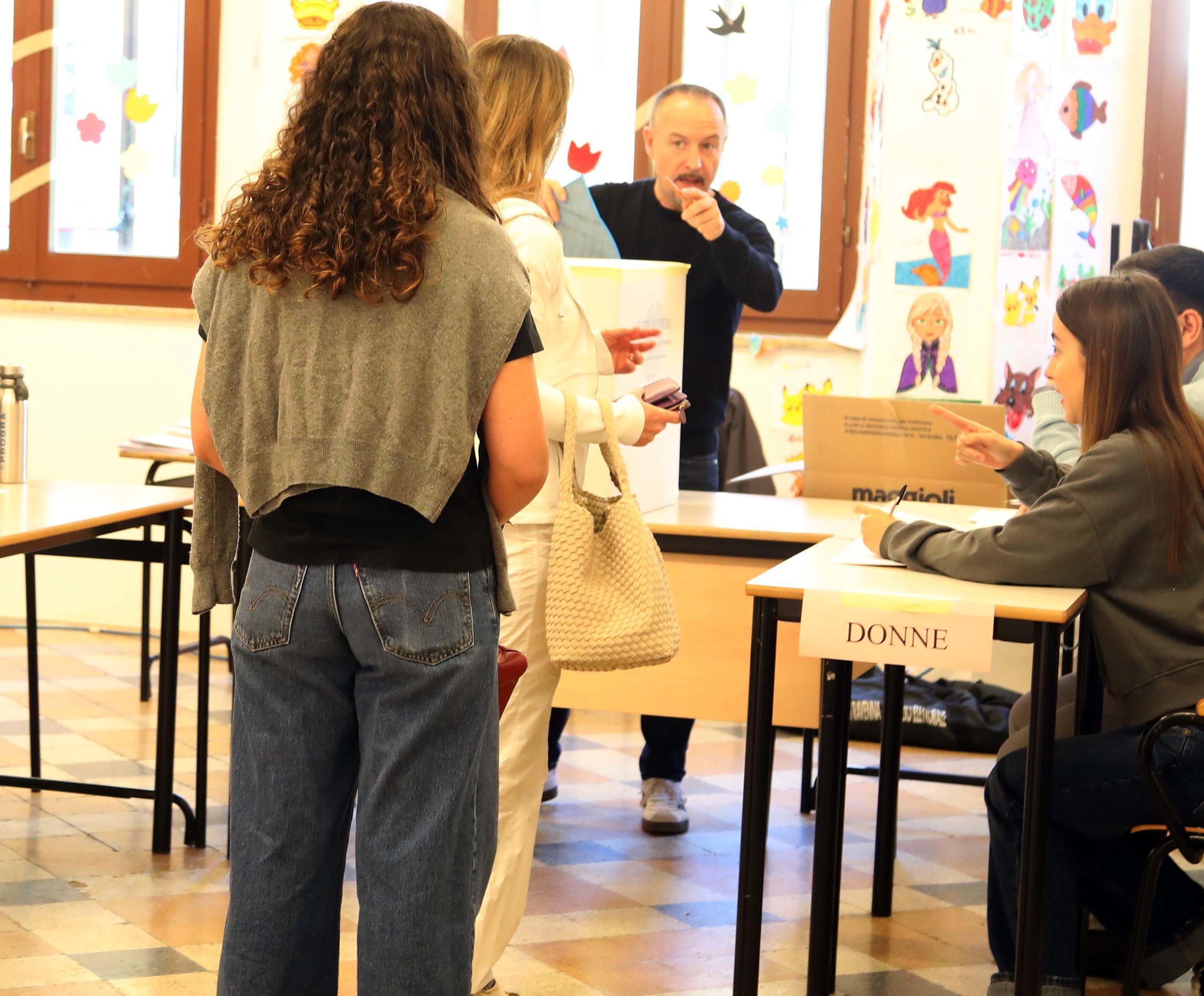 referendum in vista nelle schede cinque quesiti ecco quando si vota