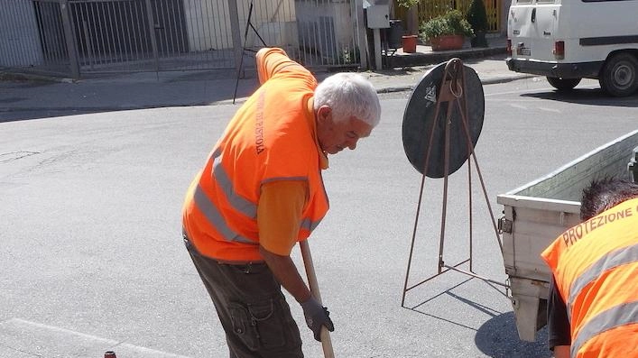 Operai al lavoro in un cantiere (foto d’archivio)