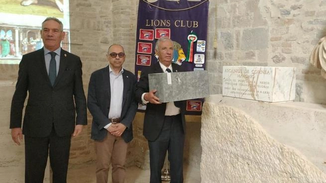 Dopo lunghe vicissitudini, le spoglie del condottiero Ascanio della Corgna sono tornate a riposare nella ex chiesa di San Francesco... Dopo lunghe vicissitudini, le spoglie del condottiero Ascanio della Corgna sono tornate a riposare nella ex chiesa di San Francesco...