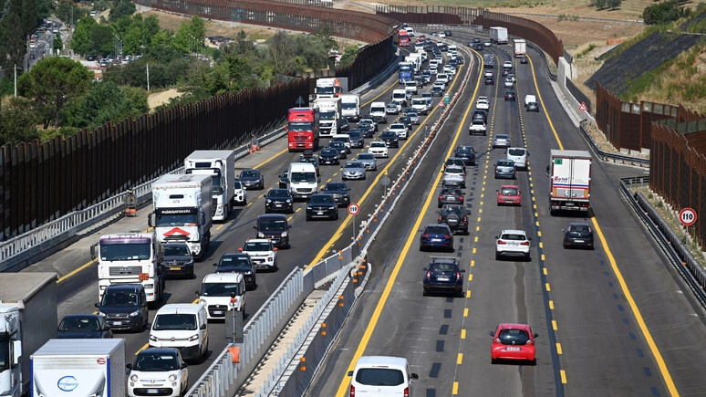Traffico in A1 (foto repertorio Ansa)