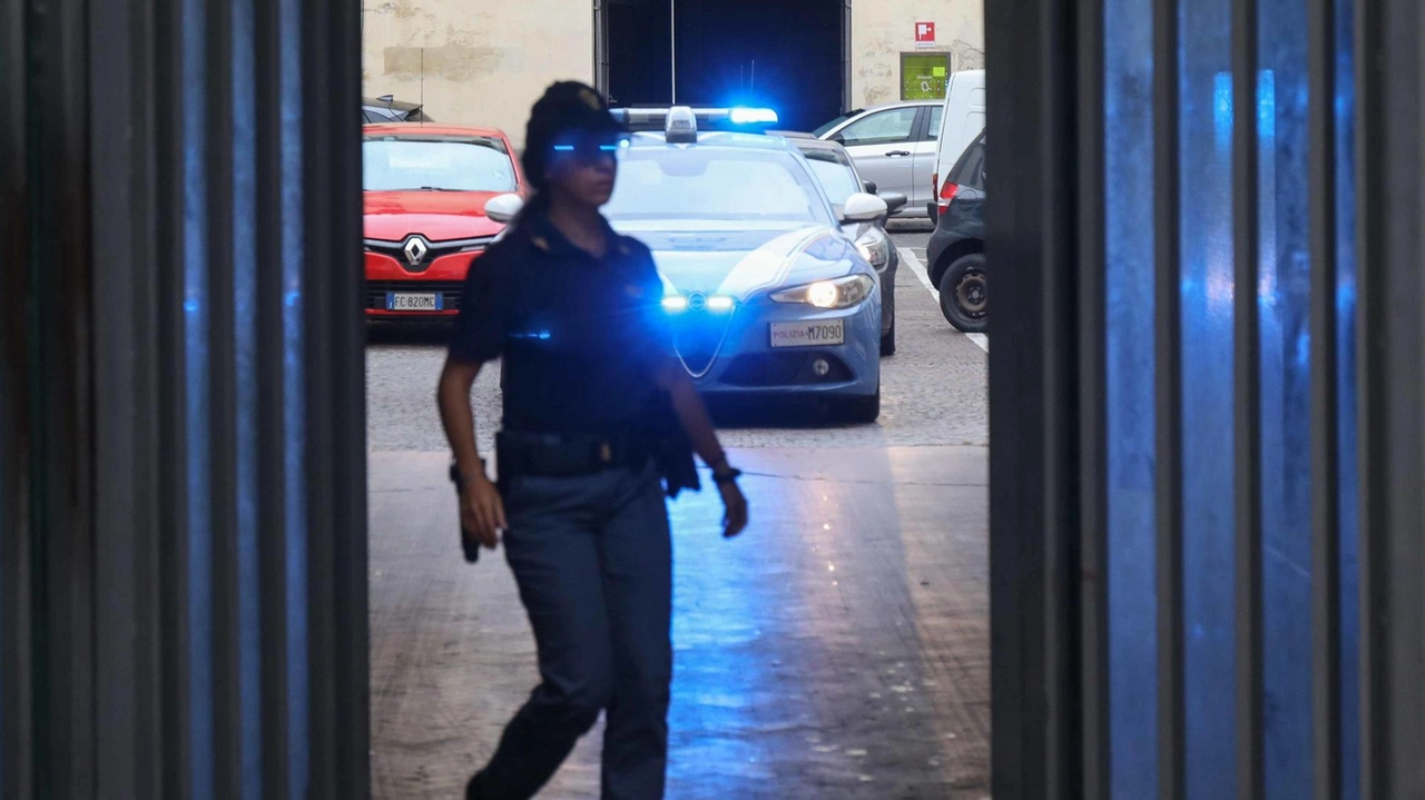 Le volanti della questura hanno arrestato i due ladri Le volanti della questura hanno arrestato i due ladri
