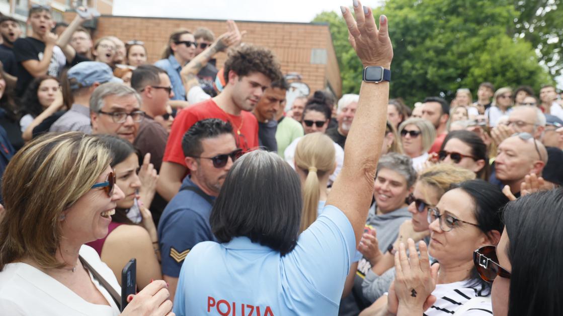 Caos tagliandi Bari Pisa all’Arena, il Comune: “Biglietti per maxi schermo decisi da prefettura” Caos tagliandi Bari Pisa all’Arena, il Comune: “Biglietti per maxi schermo decisi da prefettura”