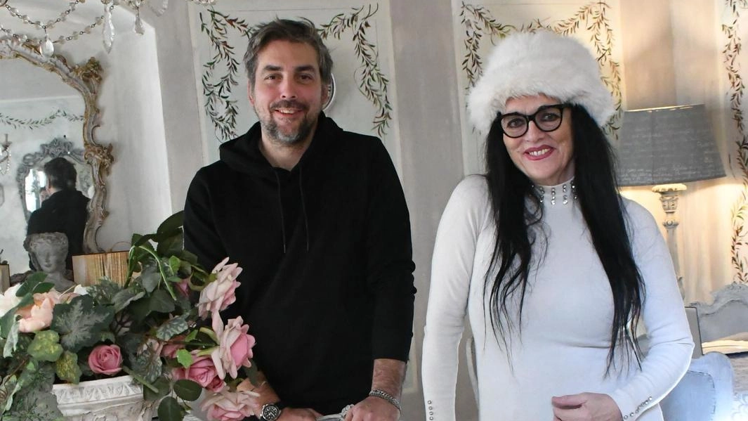 Tyron Tomaselli con la madre Marzia Sofia Salvestrini nel ristorante ’Gustavino’