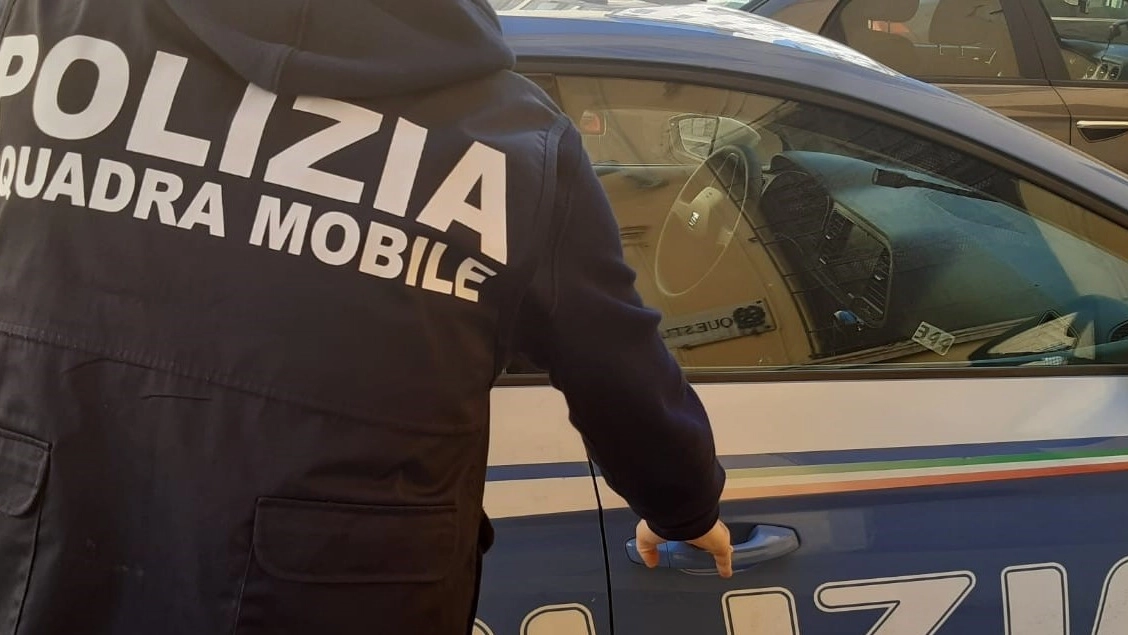 Squadra mobile Squadra mobile