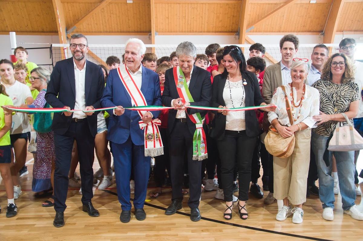 Festa grande a Migliarino: inaugurato il nuovo Palazzetto dello sport